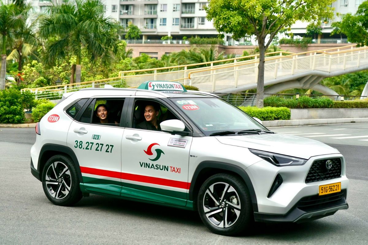 How to Get from Ho Chi Minh Airport to District 1